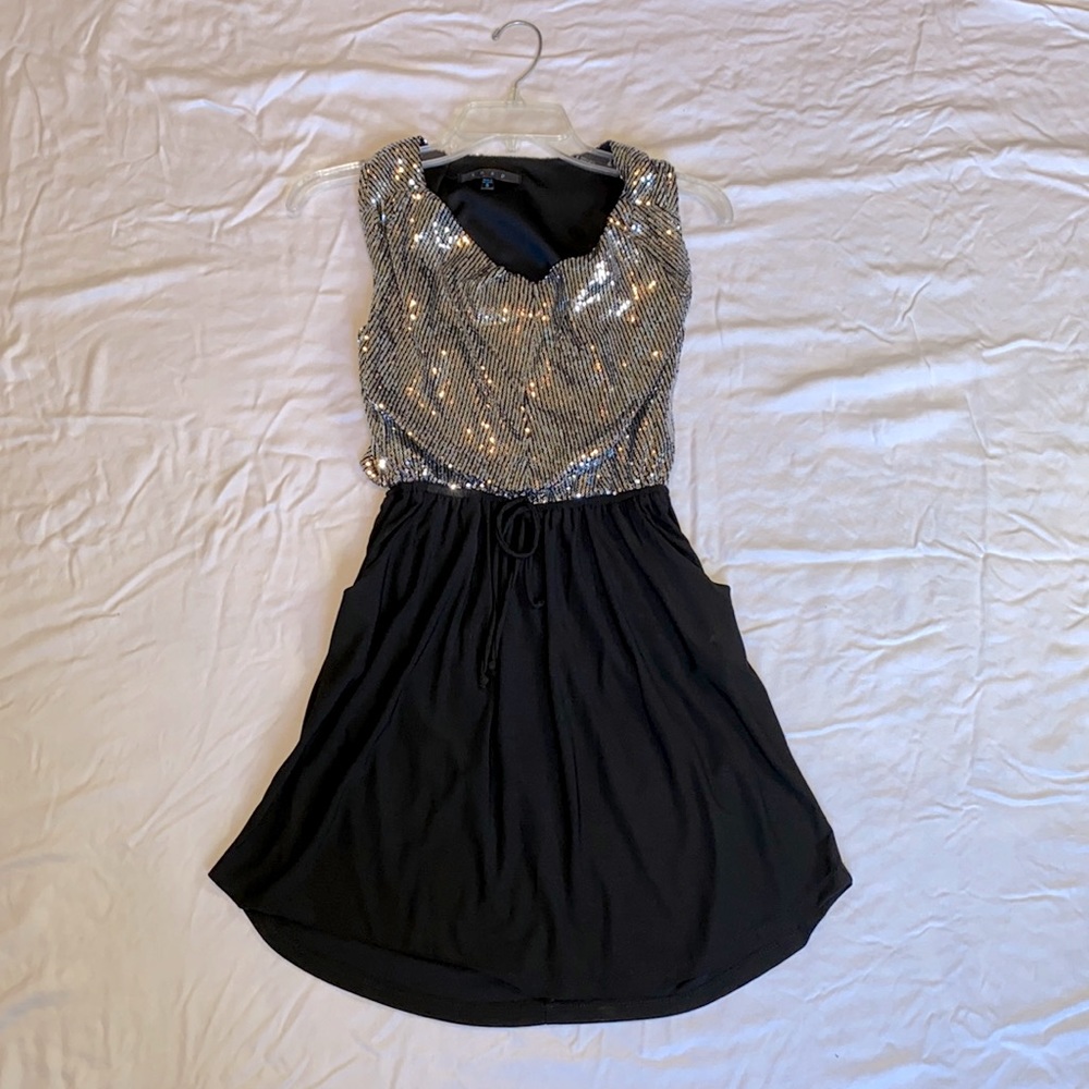 Snap silver/black party dress with sequin top